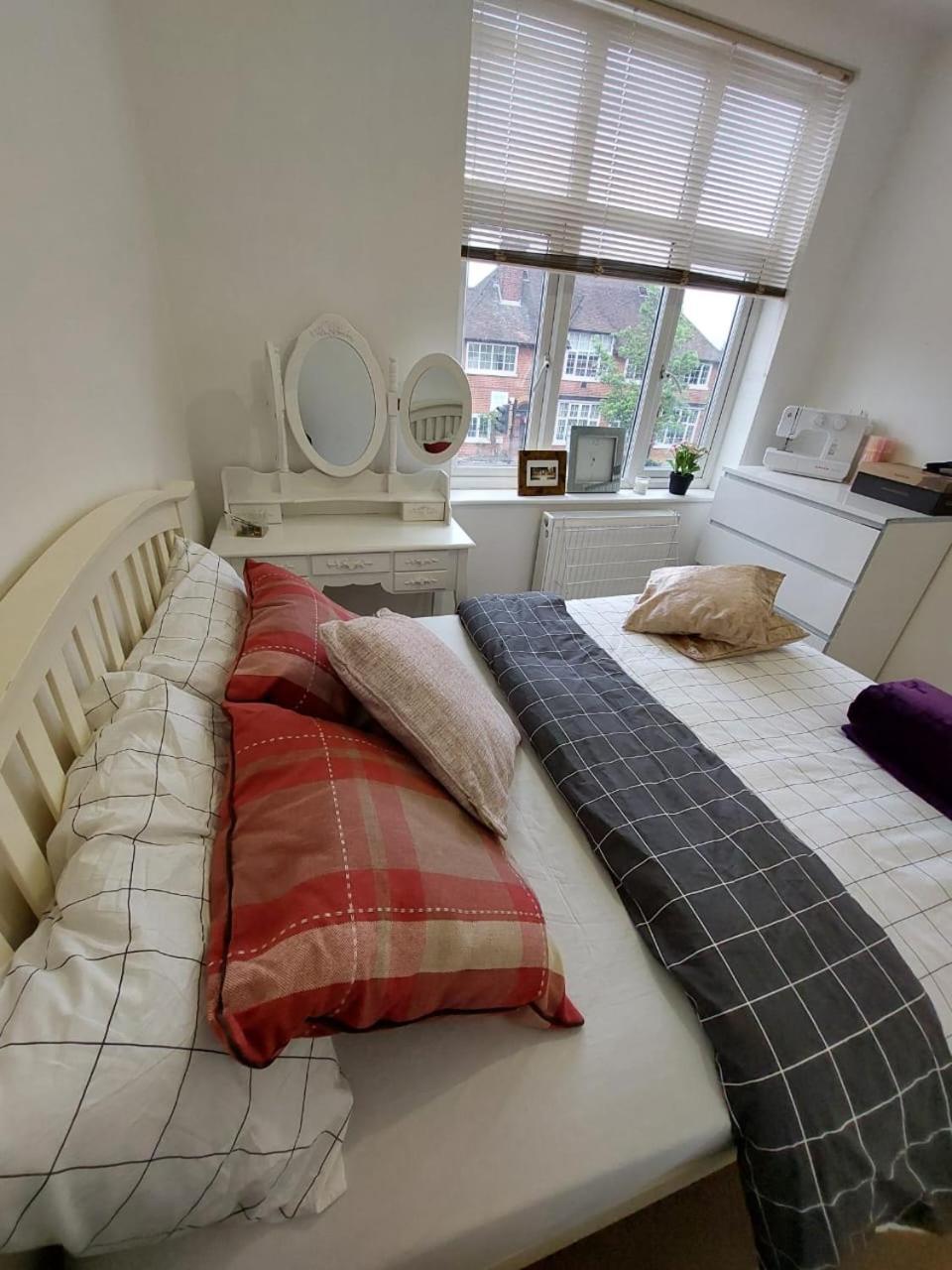 London Luxe Rooms Surbiton Eksteriør billede