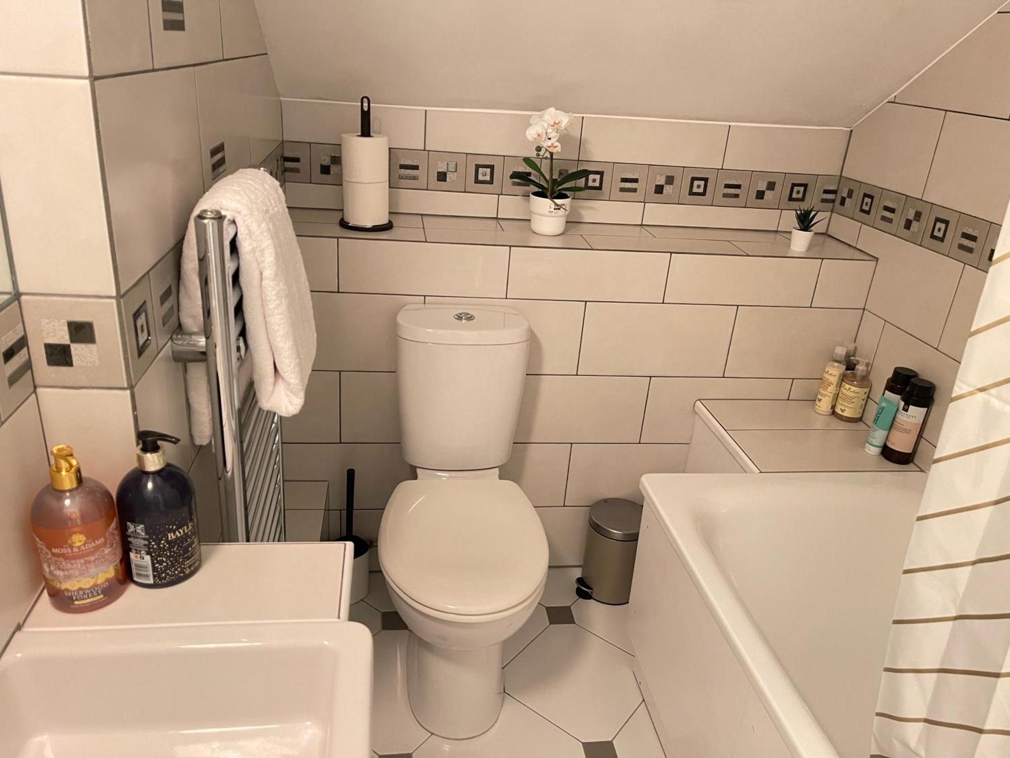 London Luxe Rooms Surbiton Eksteriør billede