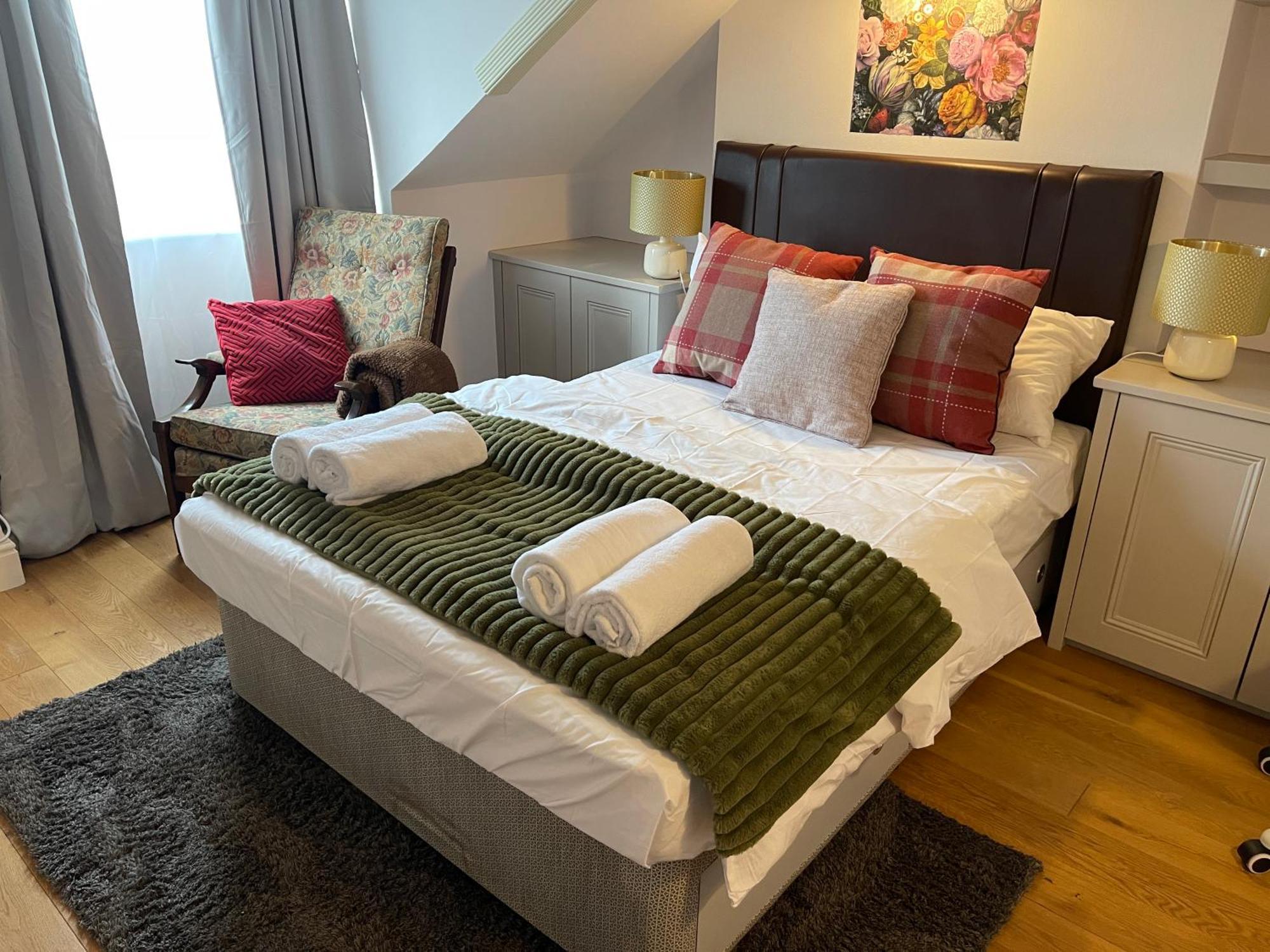 London Luxe Rooms Surbiton Eksteriør billede